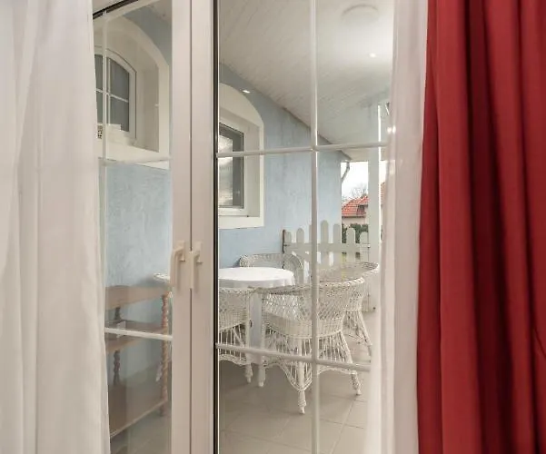 Kek Vendeghaz * Balatongyörök